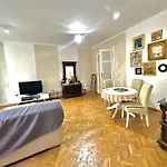 Charming Apartament City Center