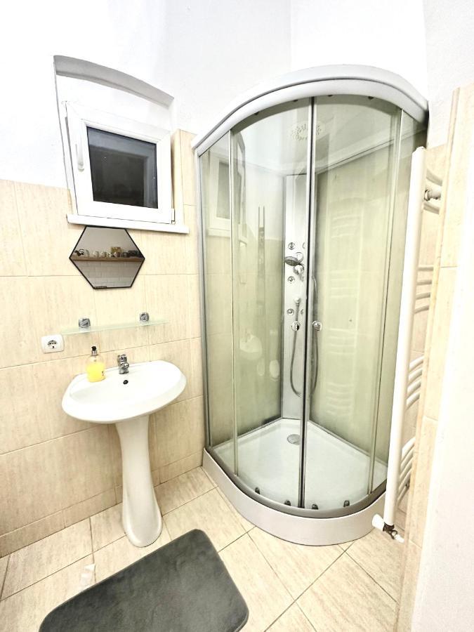 Charming Apartament Center